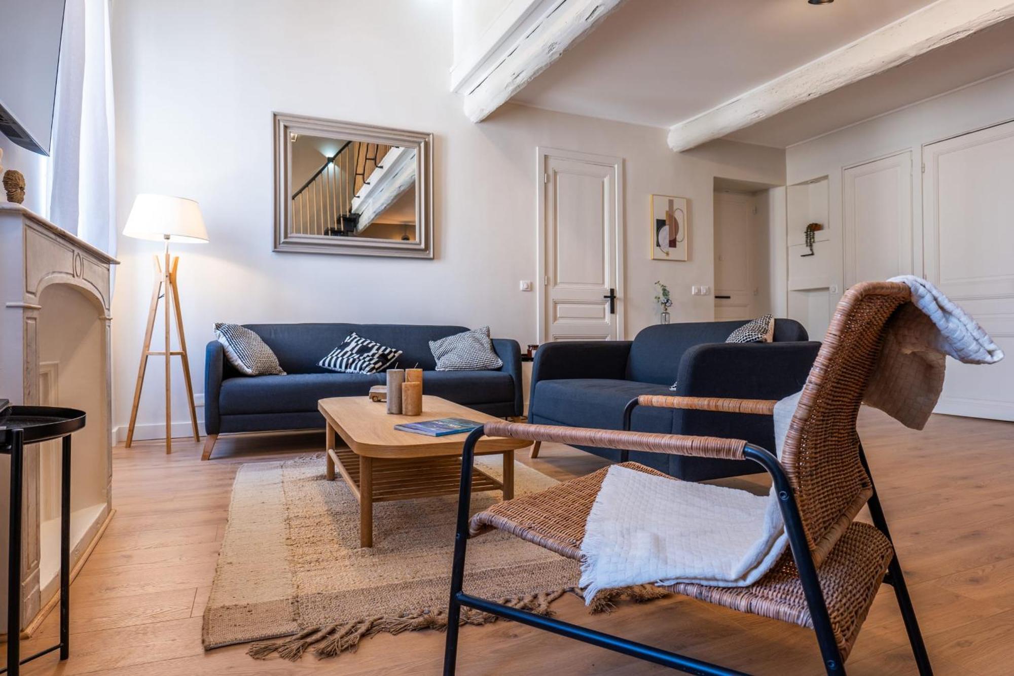 Rare ! Stylish Duplex In The Heart Of Cannes