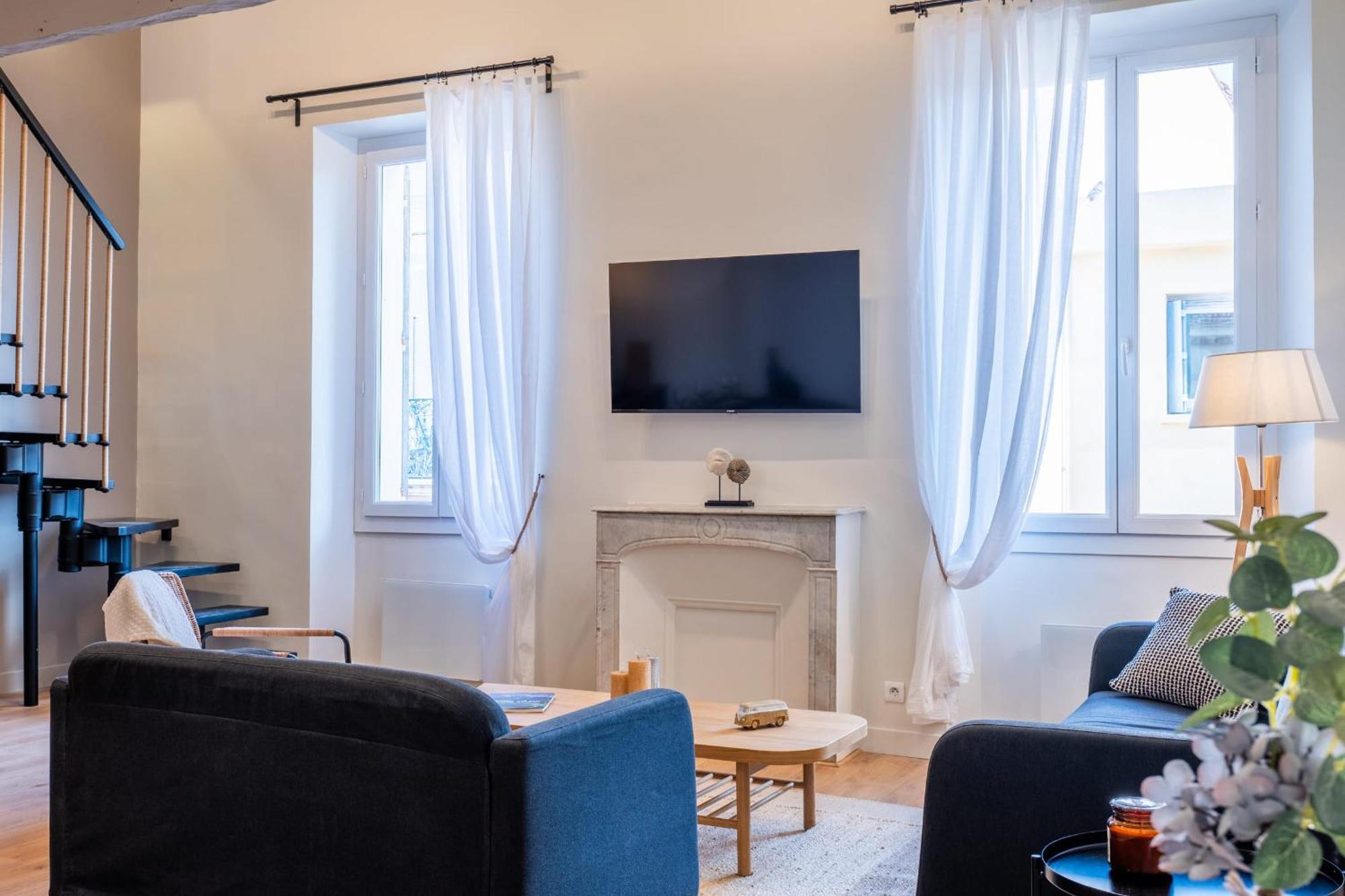 Rare ! Stylish Duplex In The Heart Of
